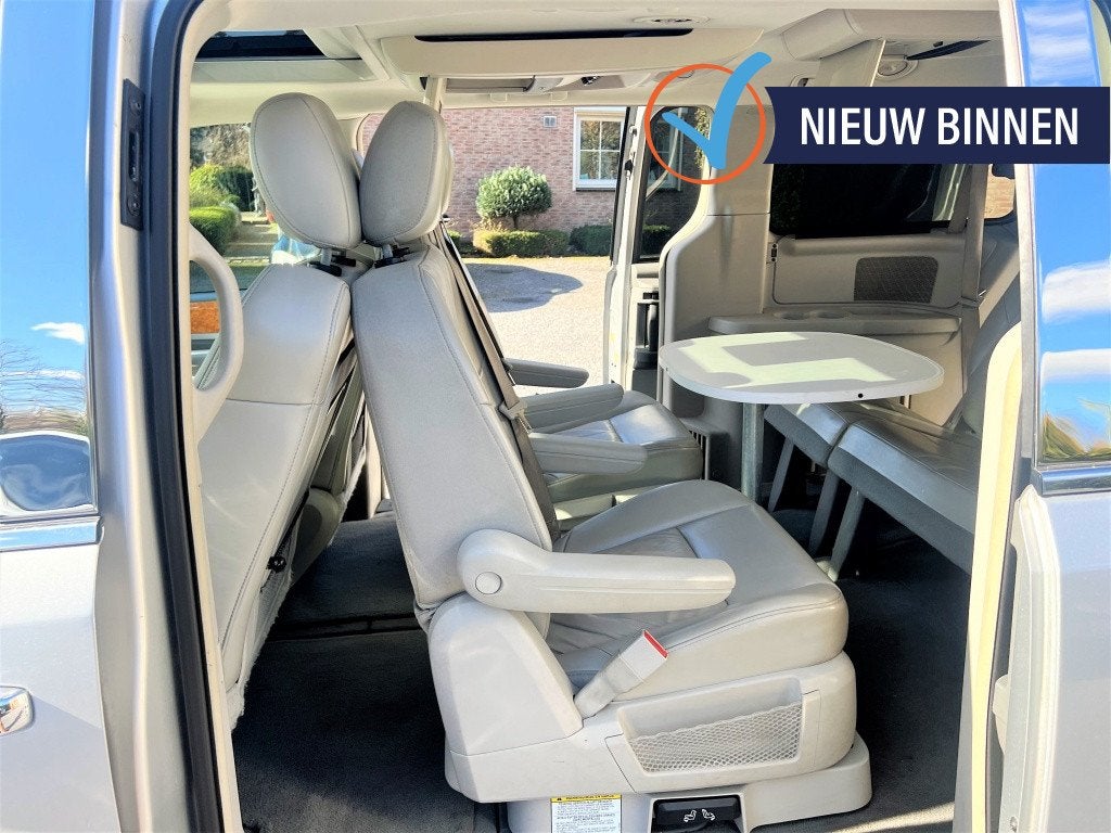 Chrysler Grand Voyager 4.0 V6 LIMITED OPEN-DAK SWIVEL&GO+TAF, Automaat, Gebruikt, Automatische klimaatregeling, 7 stoelen