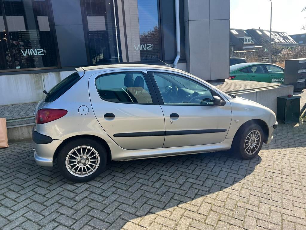 Peugeot 206 1.1 X-design 5D 2006 Grijs, Voorwielaandrijving, 31 €/maand, 4 cilinders, Handgeschakeld
