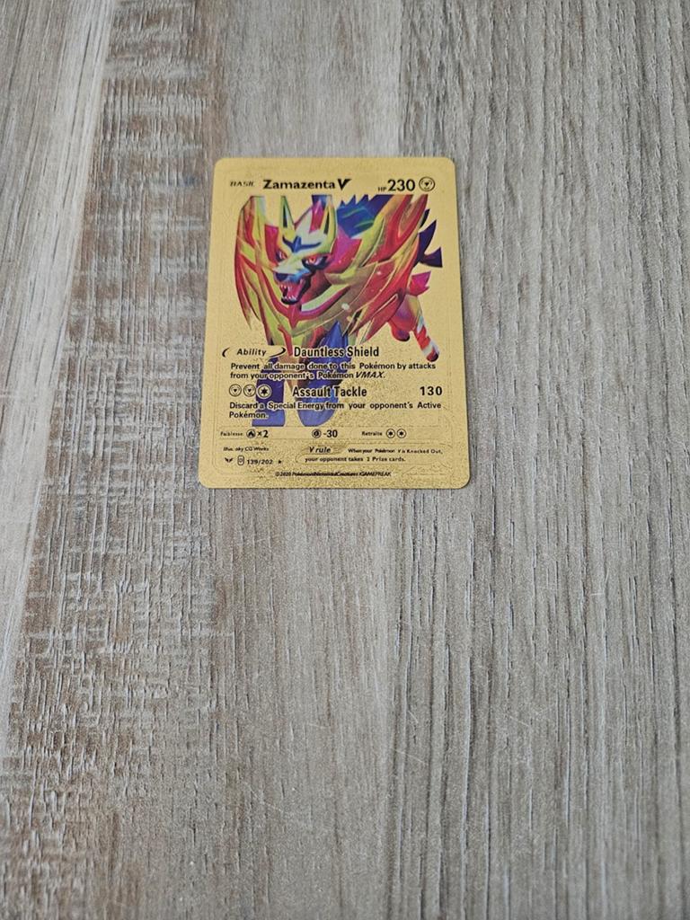 Zamazenta V Gold metal pokemon card, Ophalen of Verzenden, Zo goed als nieuw