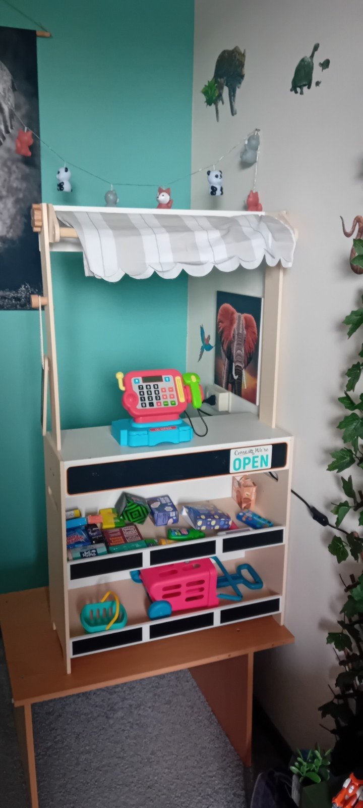Houten speelgoedwinkel/theater met accessoires en kassa, Kinderen en Baby's, Speelgoed | Educatief en Creatief, Ophalen, Gebruikt