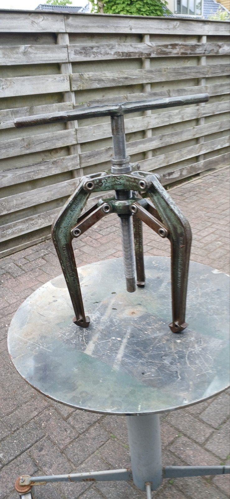 Poelie trekker, Ophalen