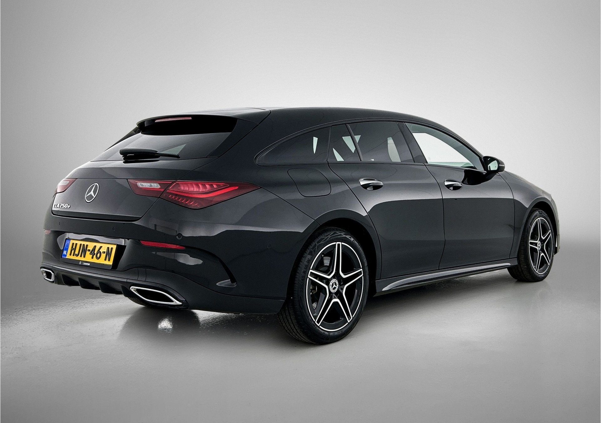 Mercedes-Benz CLA-Klasse Shooting Brake 250 e Star Edition A, Auto's, Gebruikt, Zwart, Hybride Elektrisch/Benzine, 1600 kg