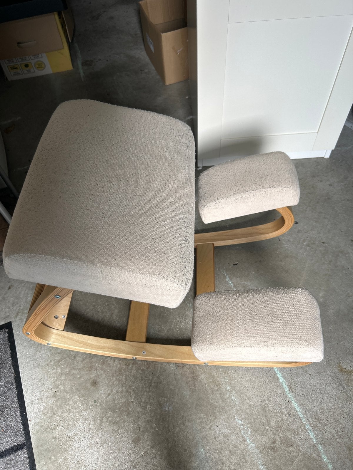 Ergonomische kniestoel - Beige stof en hout, Ophalen, Gebruikt, Overige kleuren, Eén