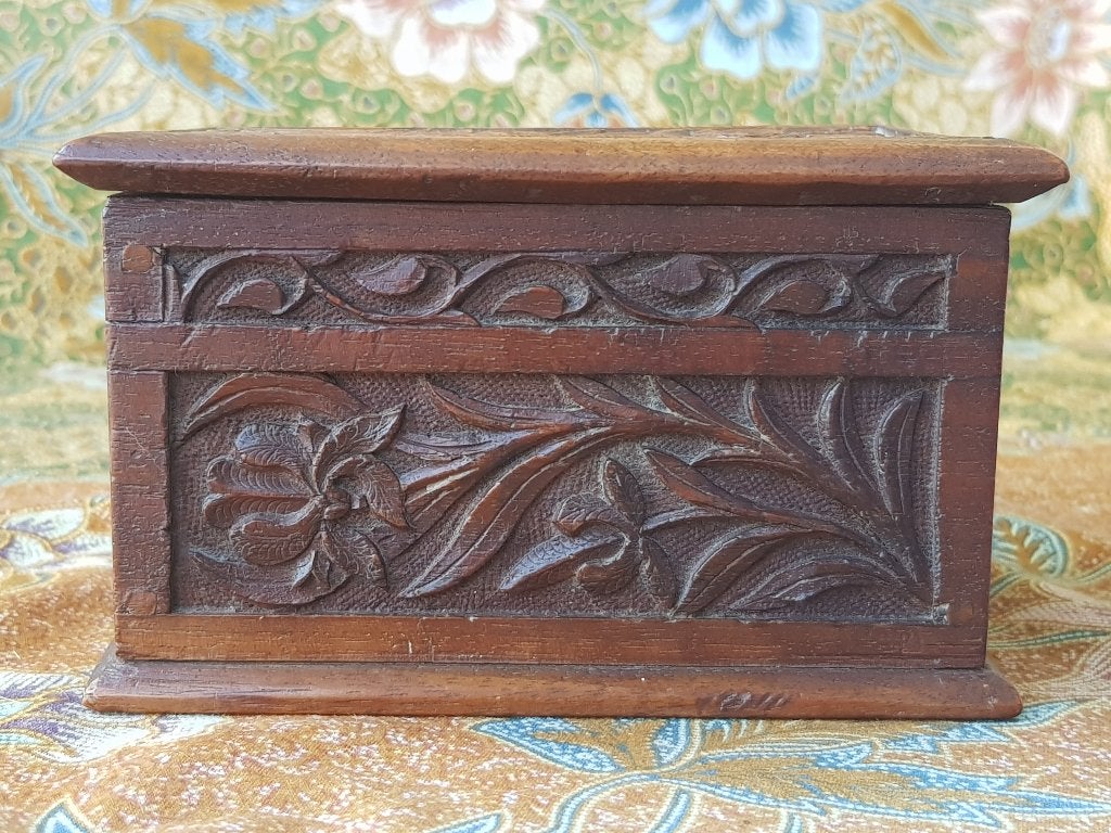 Mooie antieke Engelse sigarettendoos van mahoniehout 13 cm., Antiek en Kunst, Ophalen of Verzenden