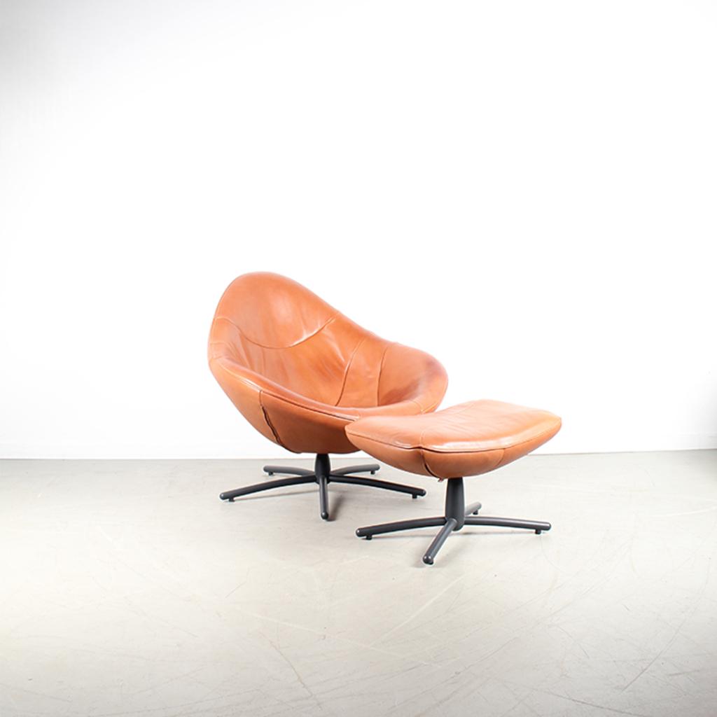 1x Label Hidde Fauteuil + Hocker Cognac Leer – Zwart, Niet ingevuld, Niet ingevuld, Ophalen of Verzenden, Zo goed als nieuw