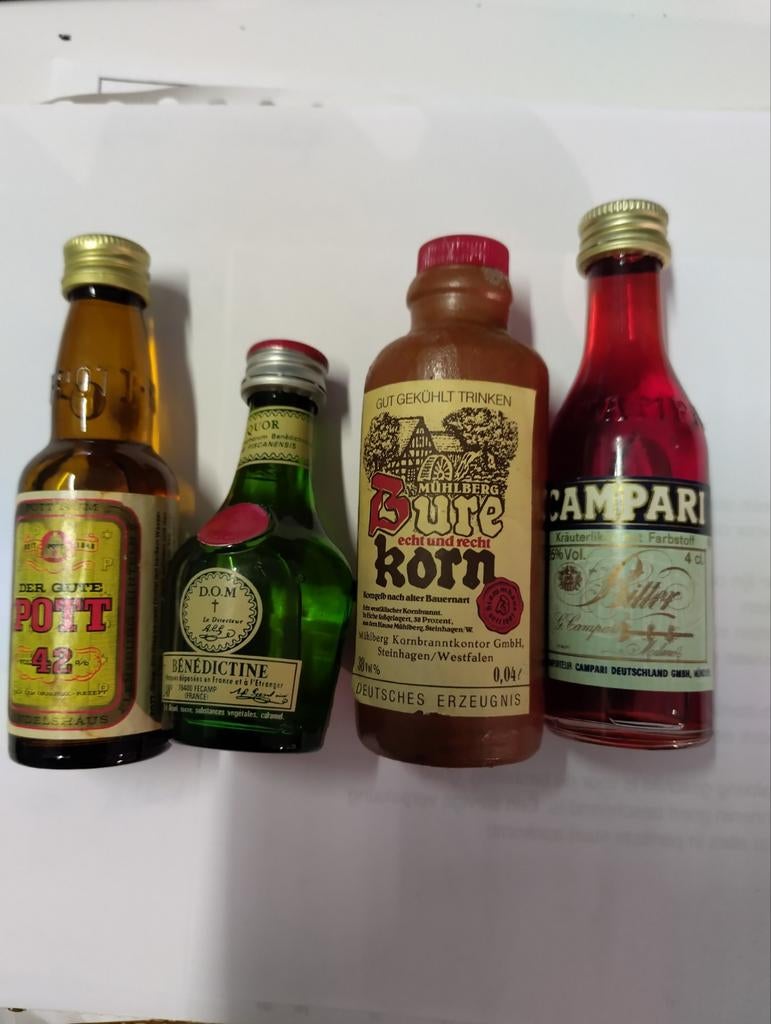 4 Miniatuur Flesjes Drank, Ophalen of Verzenden, Gebruikt, Overige gebieden, Overige typen