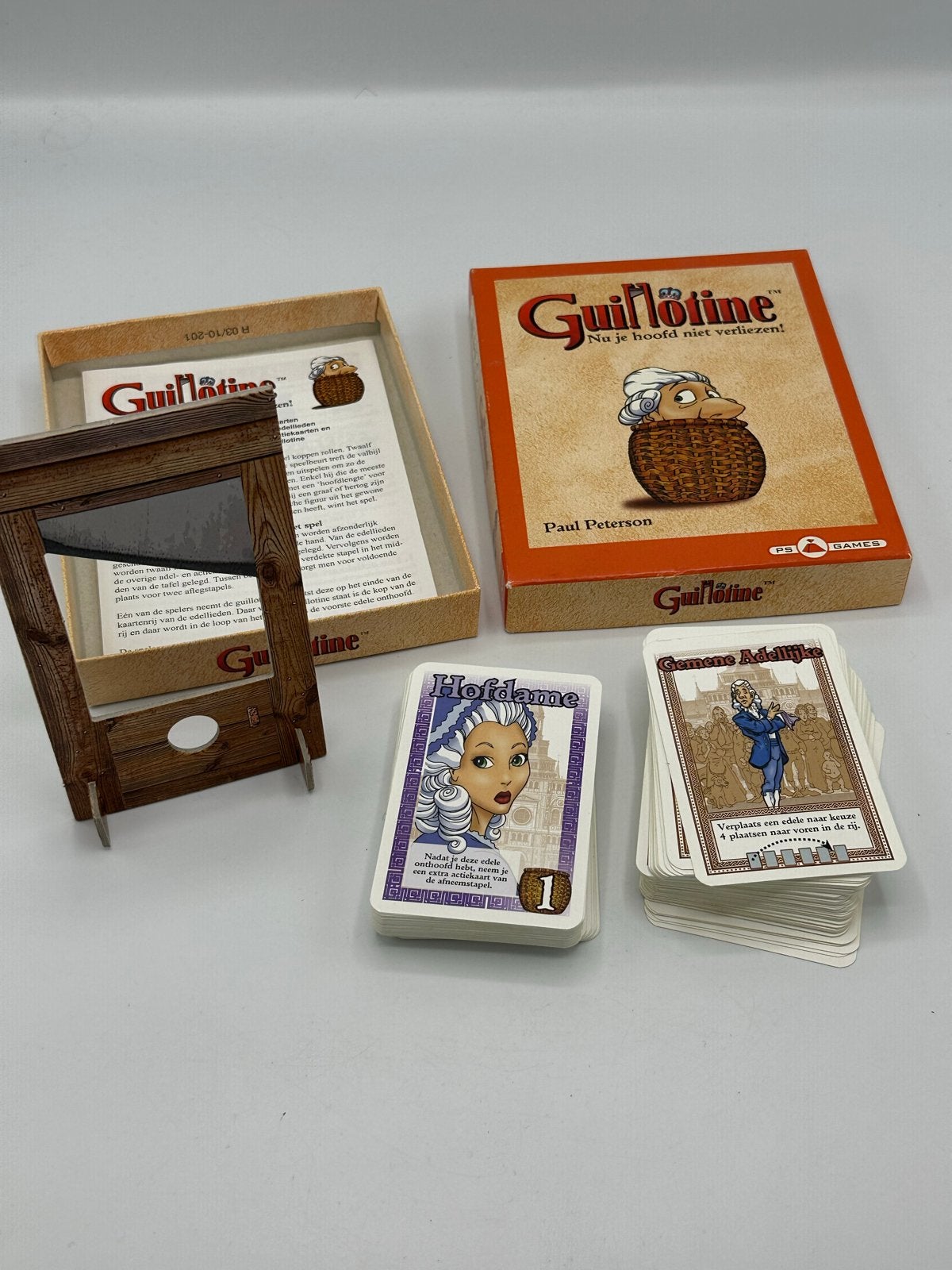 Guillotine Kaartspel - Nu je hoofd niet verliezen!, Drie of vier spelers, Ophalen of Verzenden, Gebruikt