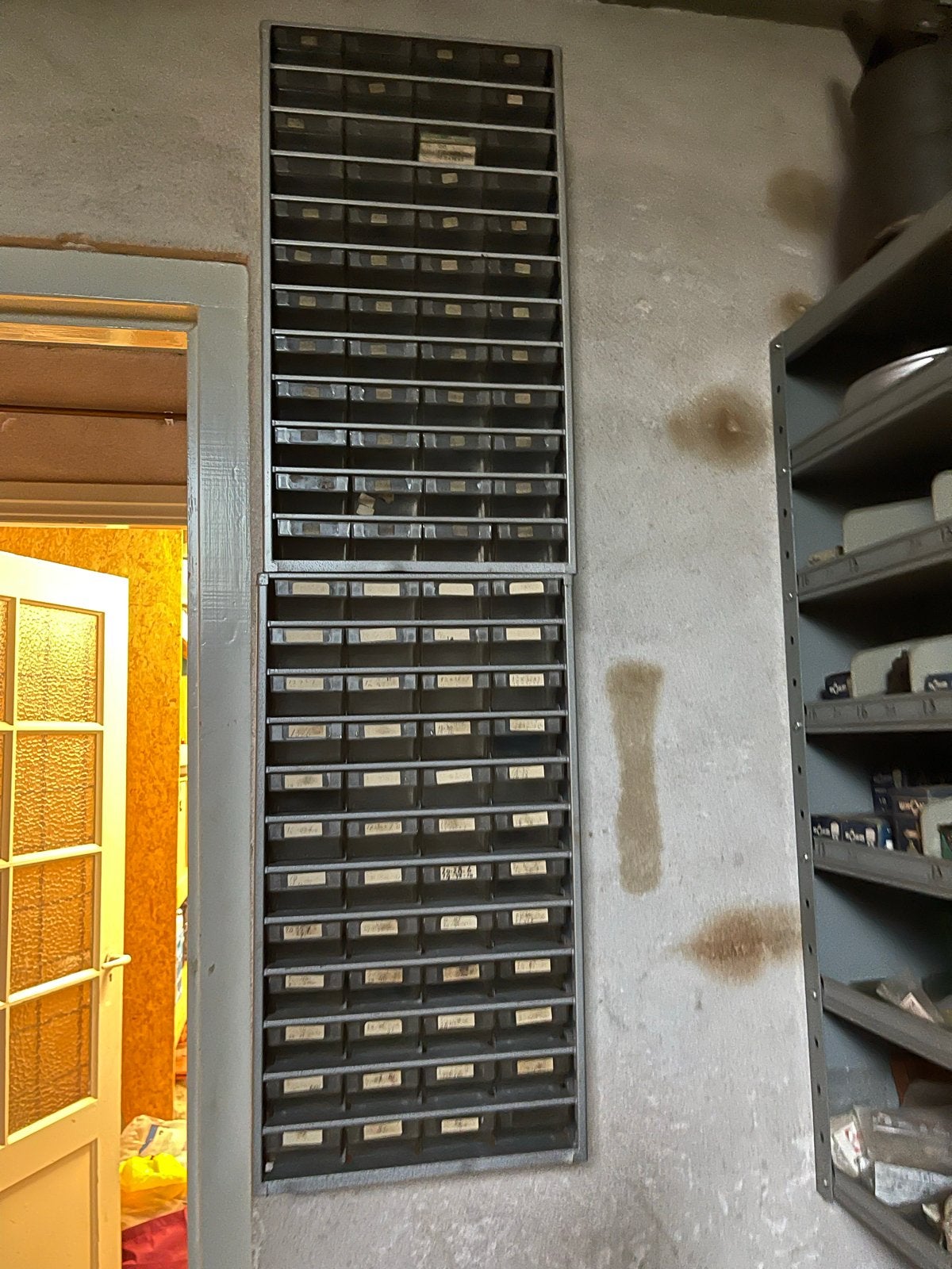 Vintage opbergrek met bakjes - ideaal voor werkplaats, Ophalen, Gebruikt