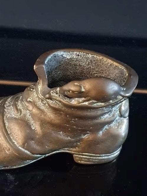 Antiek Messing koper schoen met muisje, Ophalen