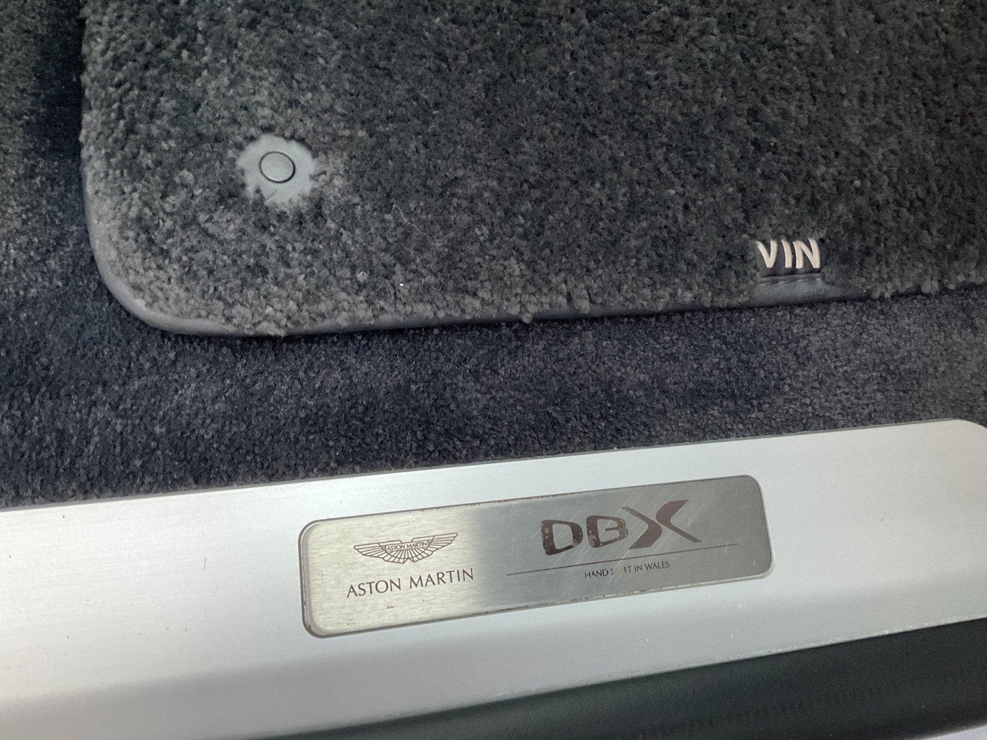 Foto 40 van Aston Martin Dbx 4.0 V8 360 Memory Stoelverw/koeling Sfeer
