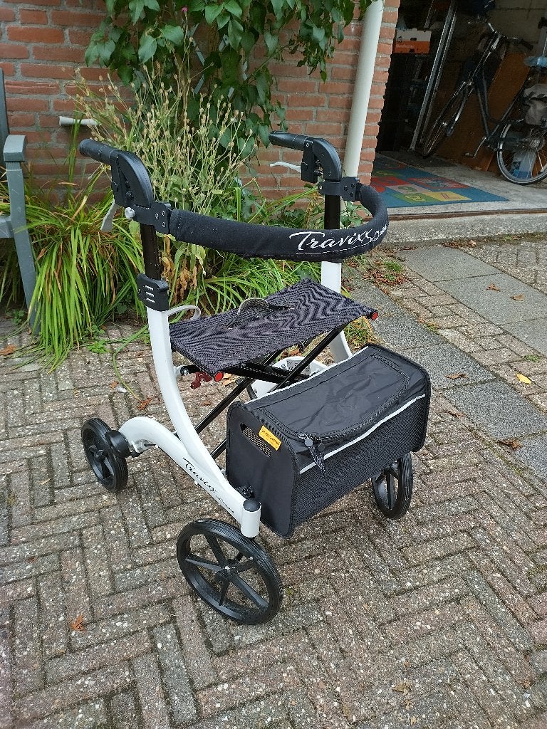 Rollator Travixx Classic maat S wit ( lichtgewicht), Diversen, Ophalen, Lichtgewicht, Zo goed als nieuw
