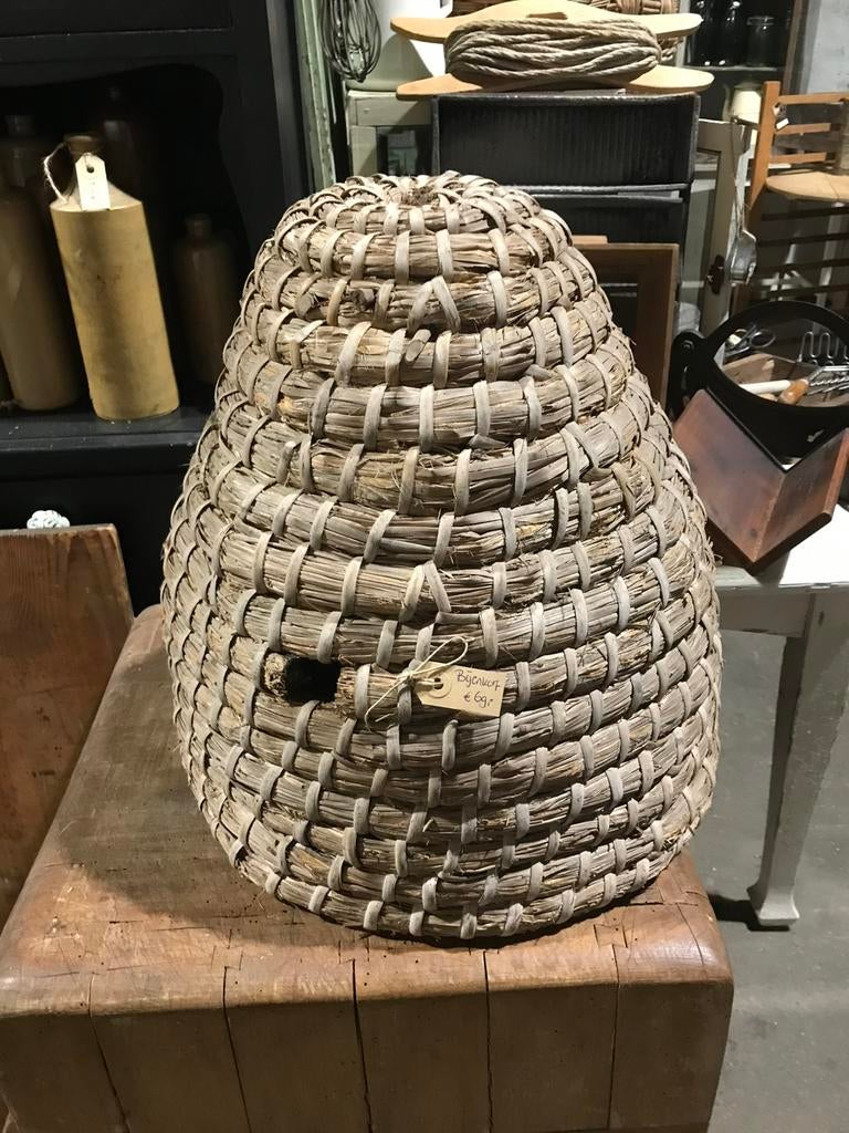 Oude bijenkorf, Ophalen