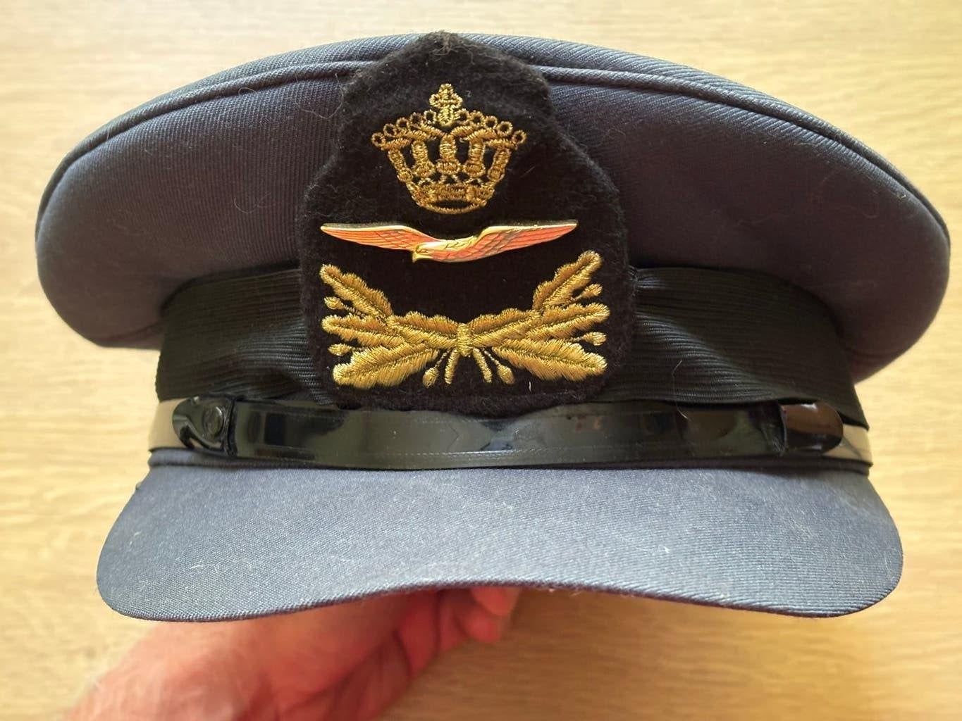 Onderofficierspet KLu 1990 Hassing Vliegbasis Soesterberg, Ophalen of Verzenden, Luchtmacht, Nederland, Kleding of Schoenen