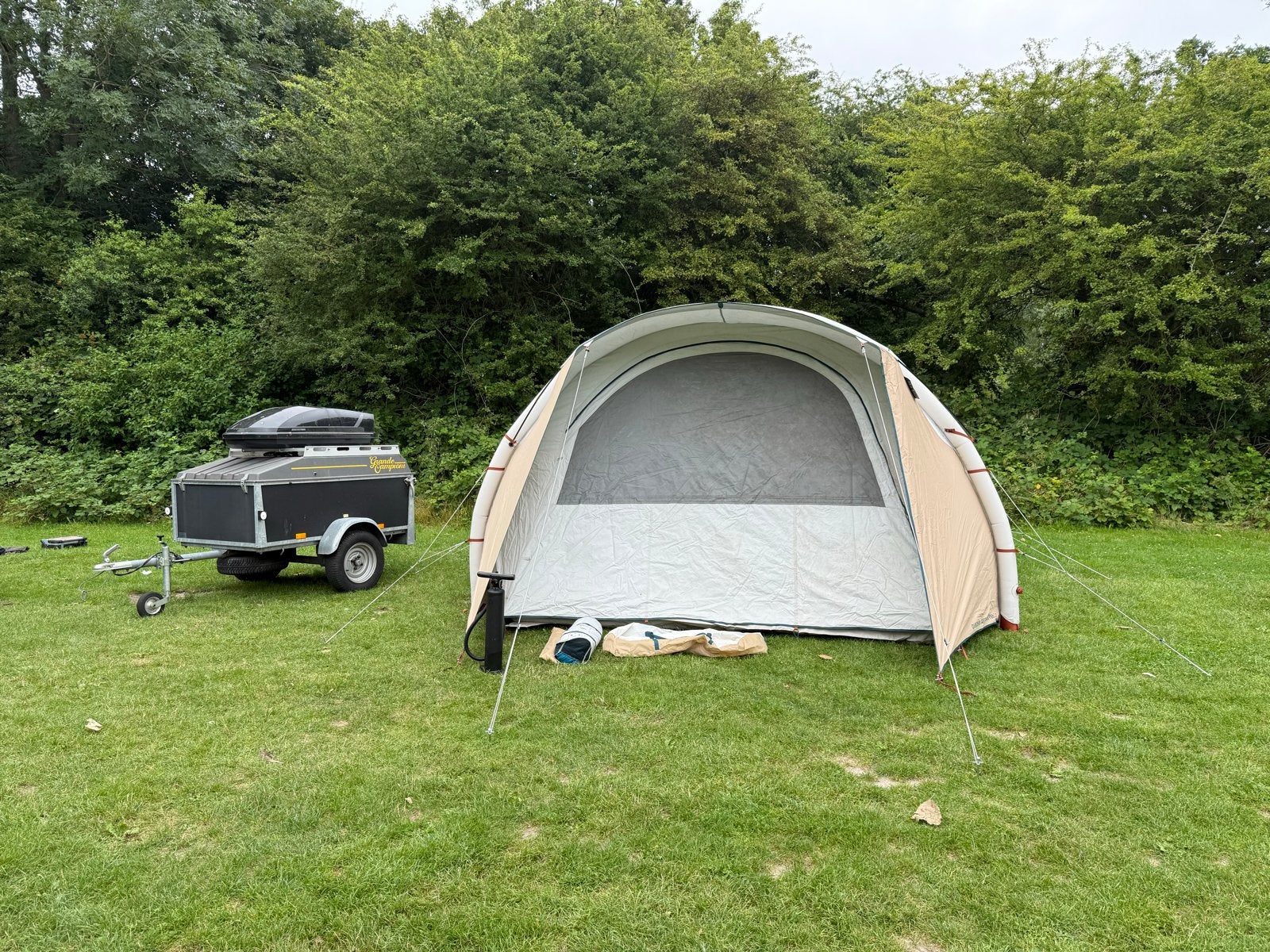Quechua Air Seconds 5.2 Fresh & Black tent met aanhanger, Caravans en Kamperen, Tenten, Ophalen, Gebruikt, Tot en met 5
