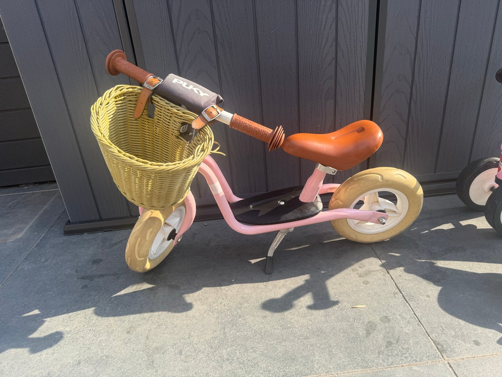 Roze Puky loopfiets met mandje, Ophalen of Verzenden, Gebruikt, Minder dan 16 inch