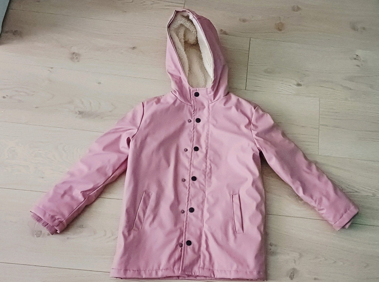 Roze HEMA jas met teddy voering, maat 122/128, Gebruikt, Meisje, Ophalen of Verzenden, HEMA