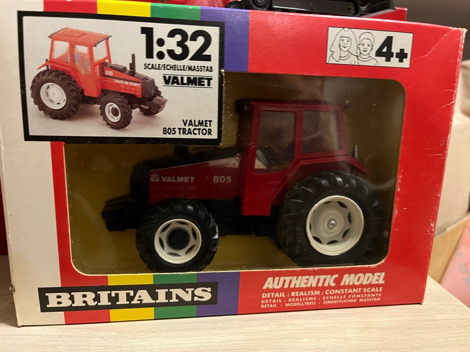 Britains Valmet 805 Tractor 1:32 Schaalmodel, Ophalen of Verzenden, Nieuw