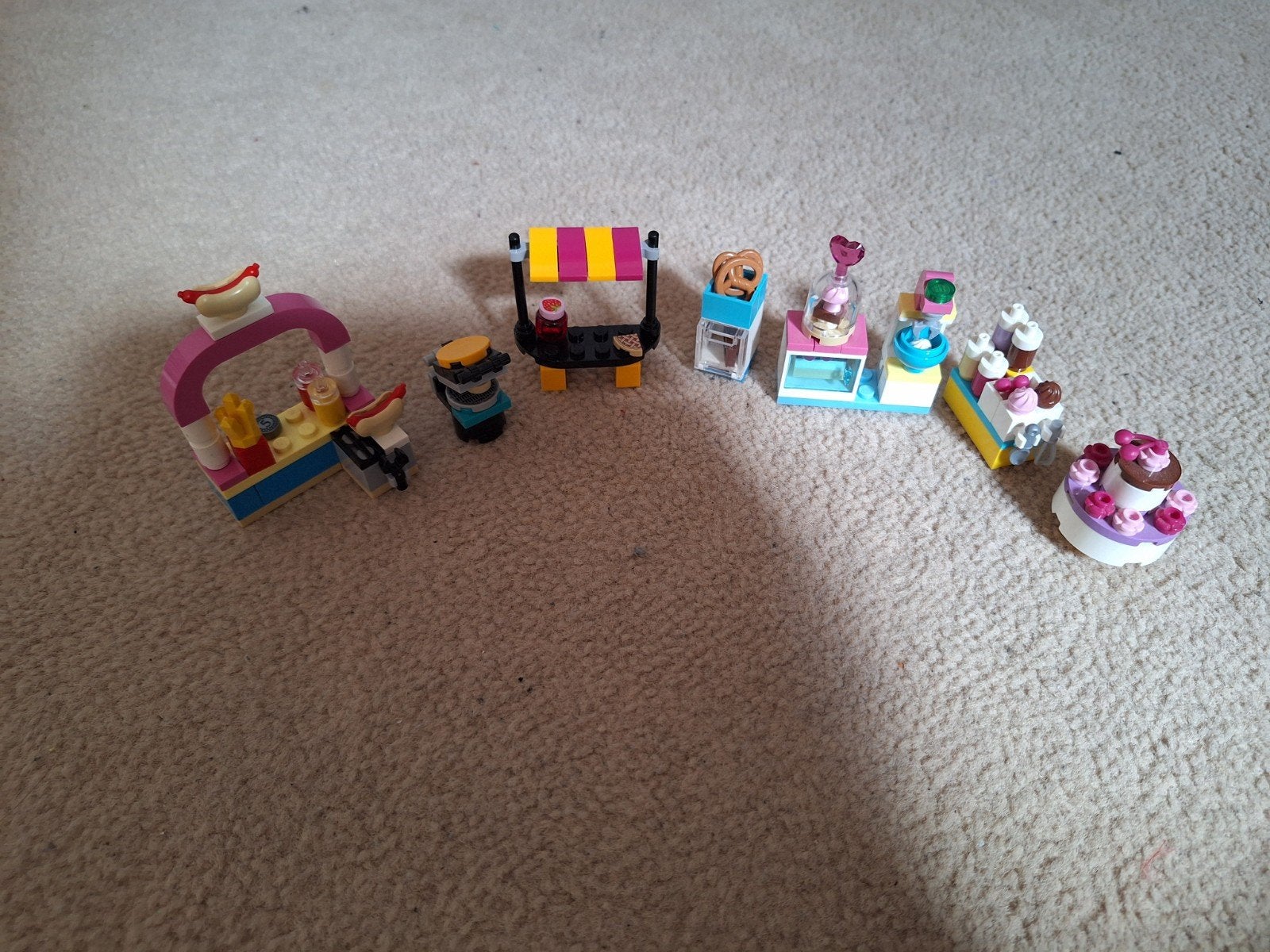 Lego Friends Food Stands Set - Hotdog, Snoep & Gebak, Ophalen of Verzenden, Zo goed als nieuw