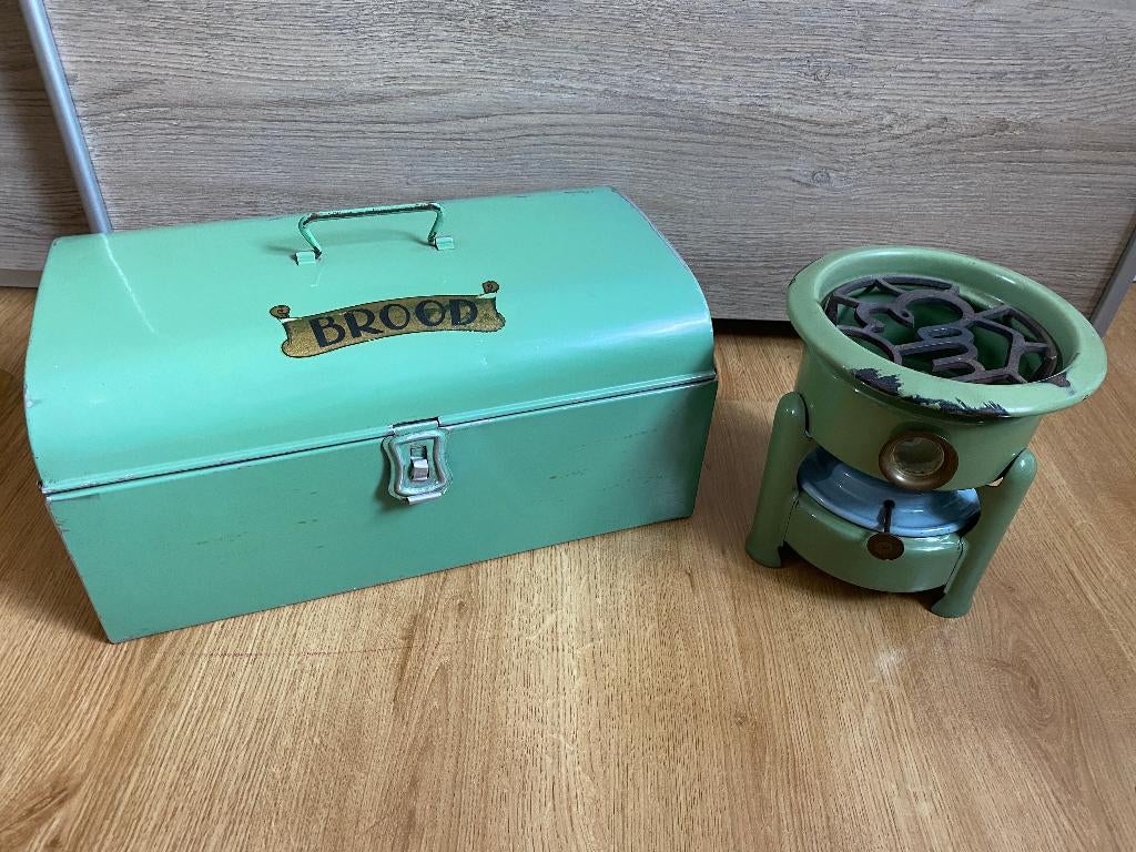 Oliestelletje en broodtrommel blik vintage groen, Ophalen