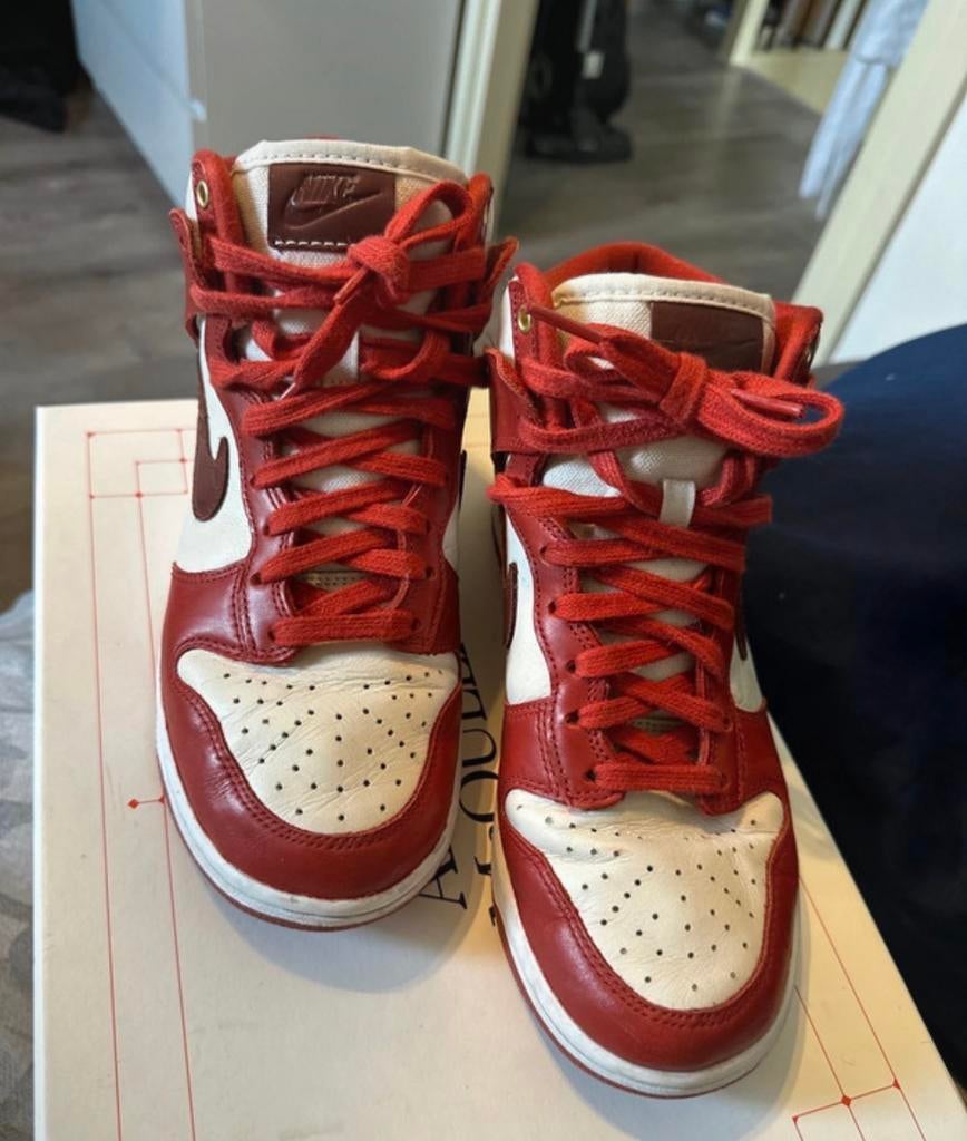 Nike Hoge Sneakers - Maat 37,5, Kleding | Dames, Schoenen, Gedragen, Sneakers of Gympen, Rood, Ophalen of Verzenden