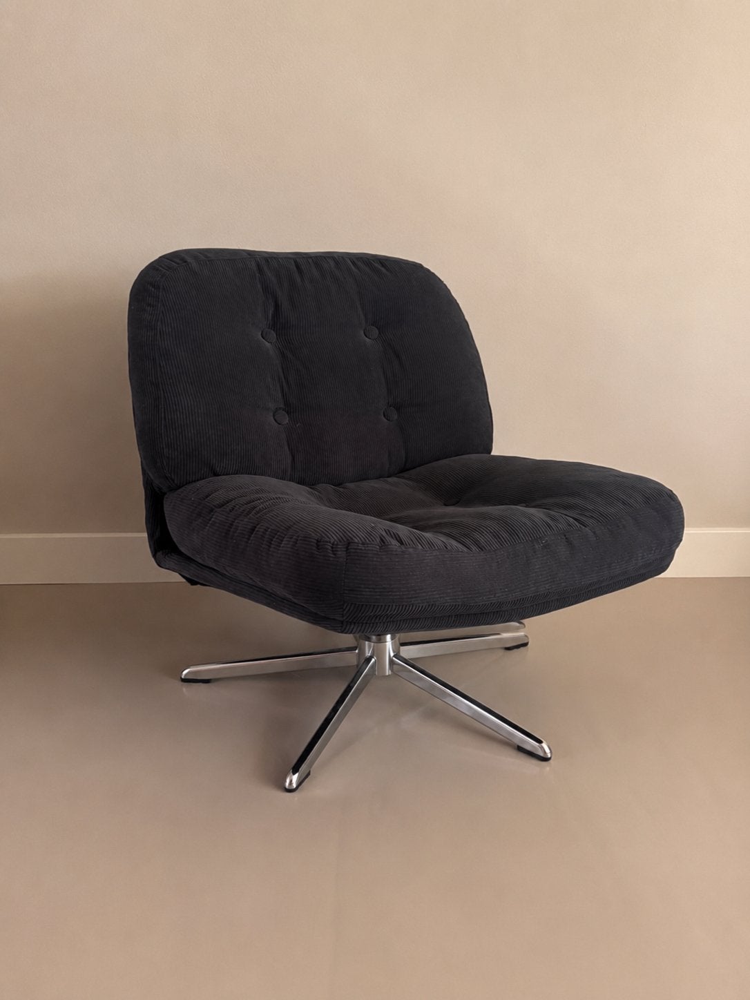 Ikea Dyvlinge Draai relax fauteuil, kleur zwart, Ophalen, Zo goed als nieuw, Minder dan 75 cm, 50 tot 75 cm