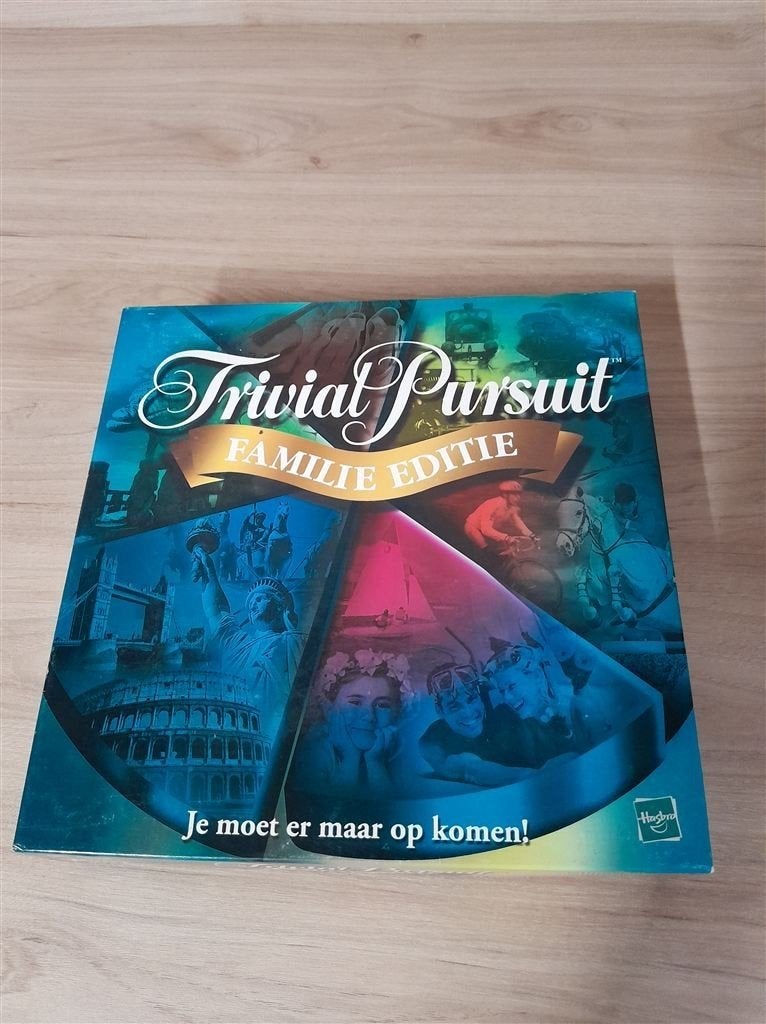 Trivial pursuit familie editie - s1937, Hobby en Vrije tijd, Gezelschapsspellen | Bordspellen, Verzenden, Zo goed als nieuw
