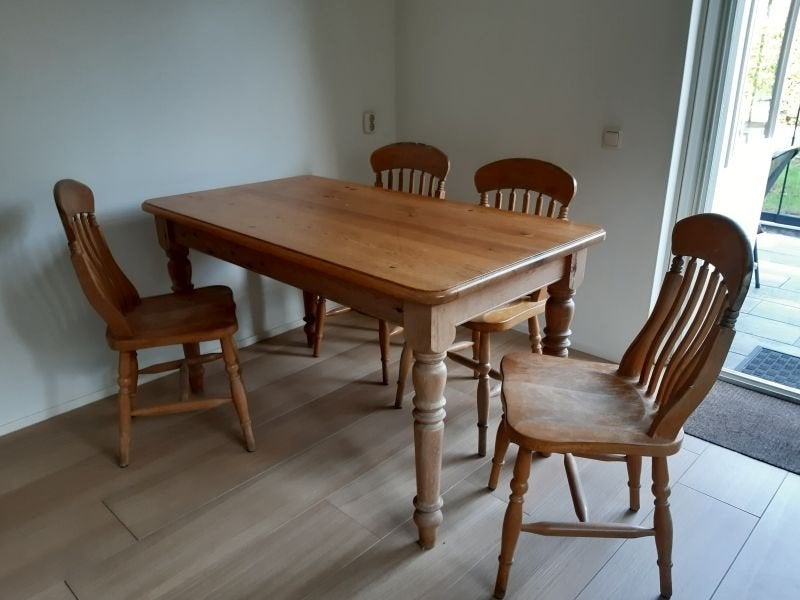 Gratis, tafel met 4 stoelen, Ophalen, Gebruikt, Overige kleuren, Vier