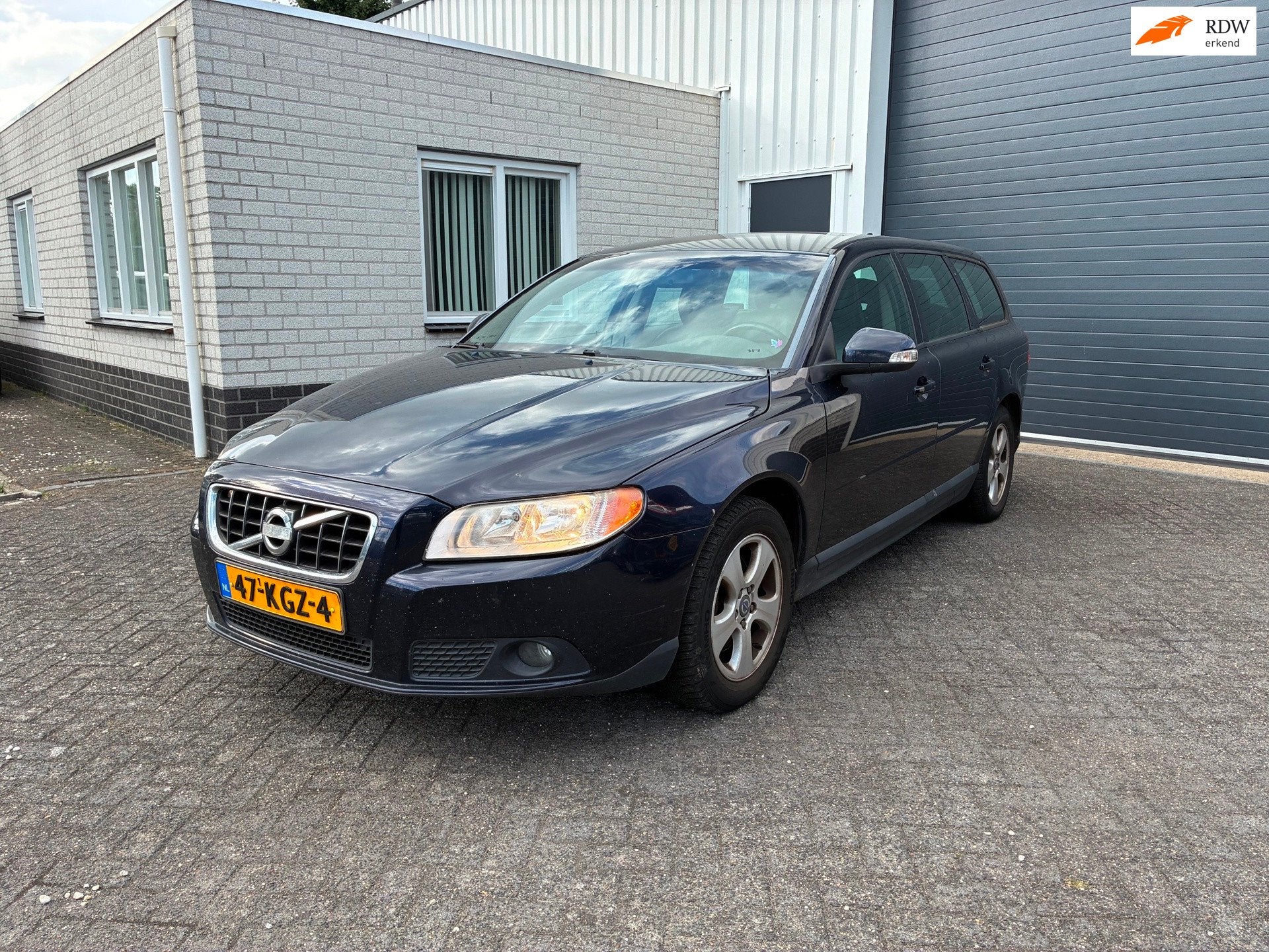 Volvo V70 2.0D Limited Edition, let op met mankement!, Auto's, Volvo, 136 pk, Gebruikt, Zwart, 4 cilinders