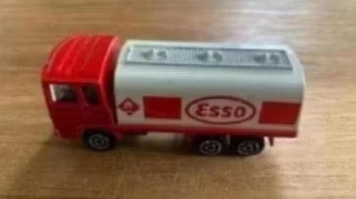 Miniatuur tank wagen Esso Majorette 1:43, Hobby en Vrije tijd, Ophalen of Verzenden, Gebruikt, Bus of Vrachtwagen, Overige merken