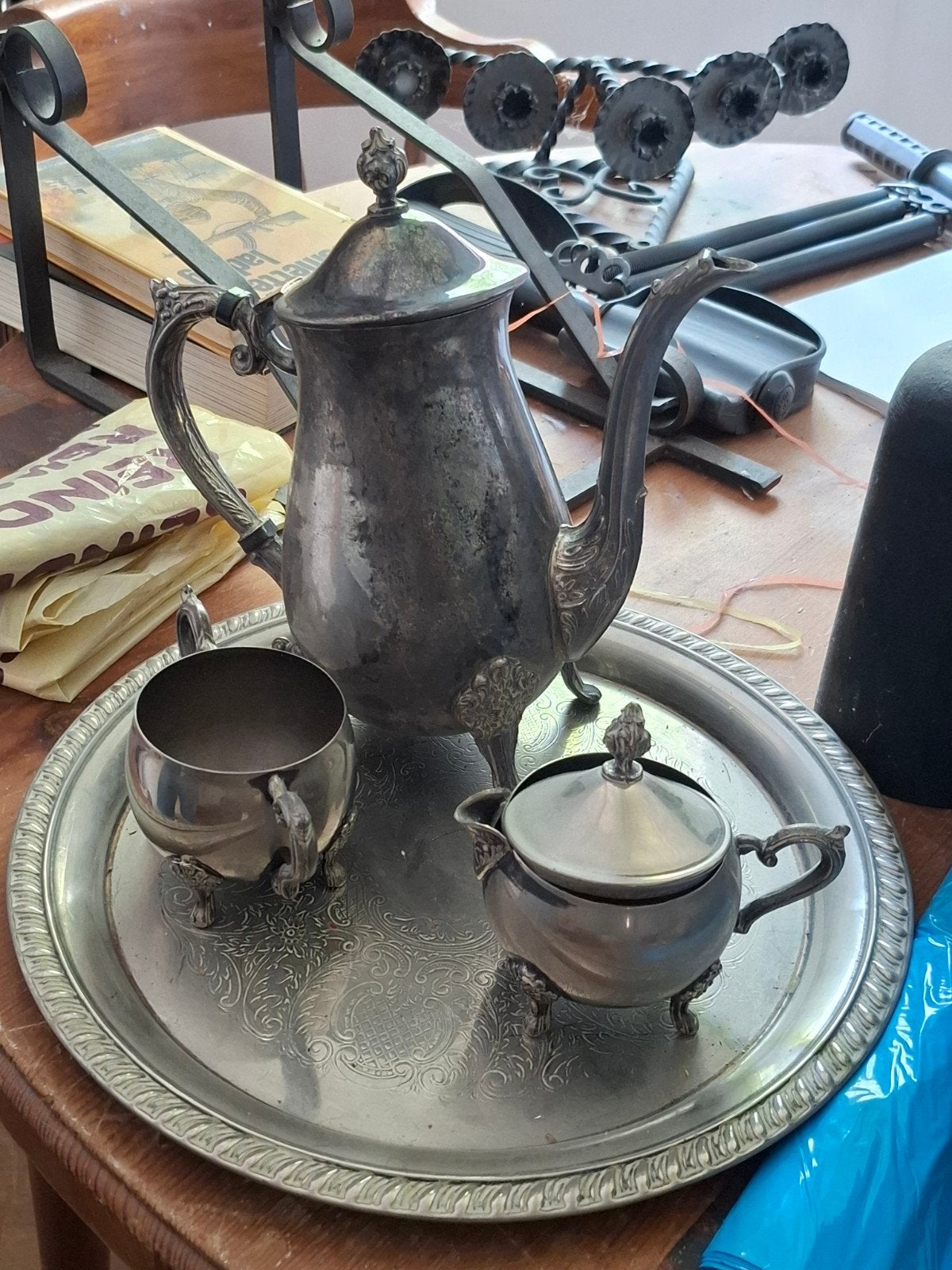 Antiek theeservies (geen zilver), Ophalen