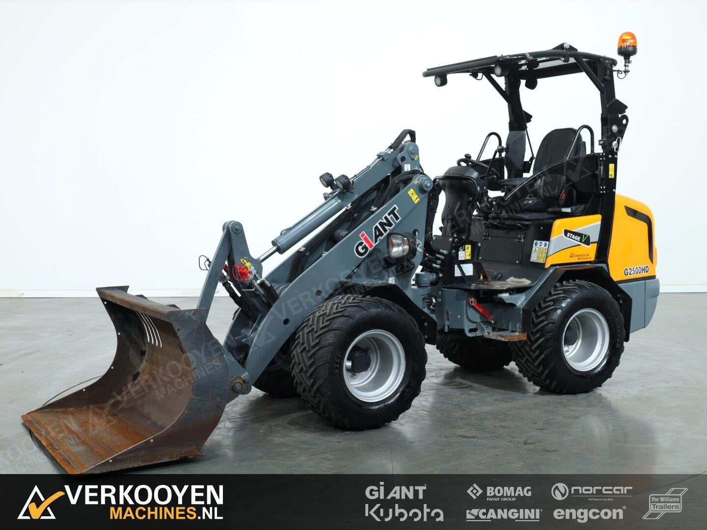 2022 Giant G2500 HD VK10537 Extra pomp + 2x functie
