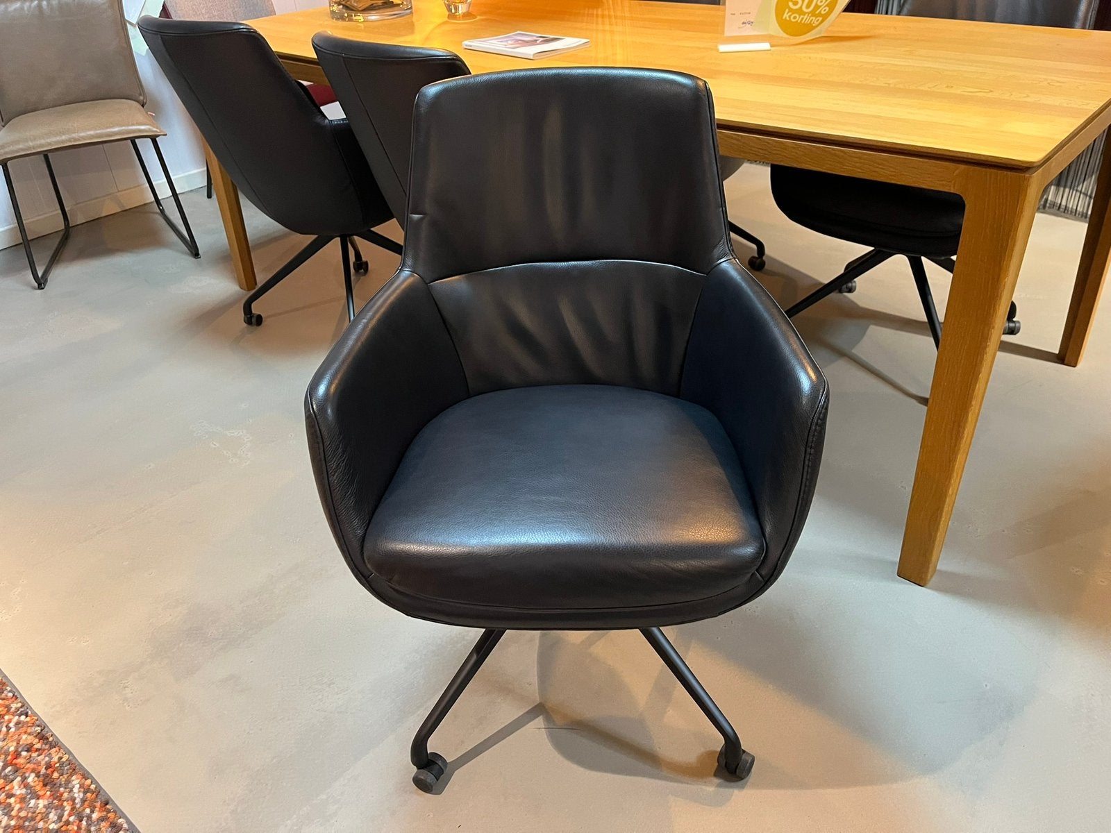 Eetkamerfauteuil atlas Ijcoon, Ophalen, Zwart, Nieuw, Leer
