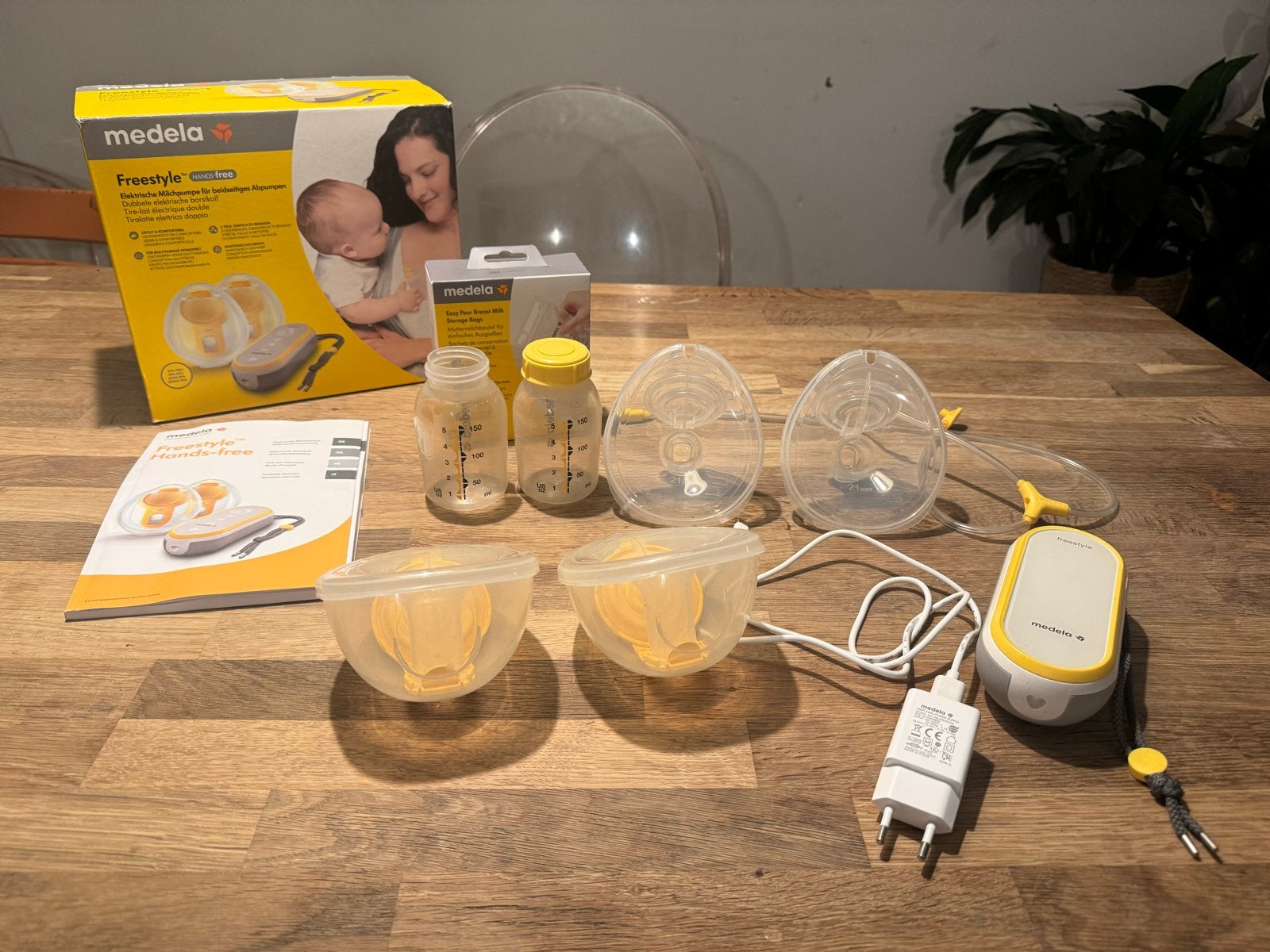 Medela Freestyle Hands-free Borstkolf - Zeer goede staat, Medela, Borstkolf, Ophalen of Verzenden, Zo goed als nieuw