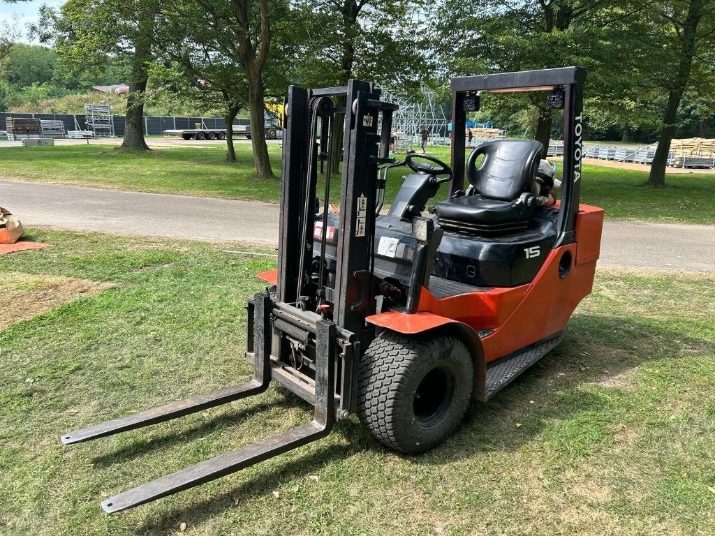 Toyota Diesel Heftruck + Henra 3500kg Machinetransporter, Zakelijke goederen, Machines en Bouw | Heftrucks en Intern transport