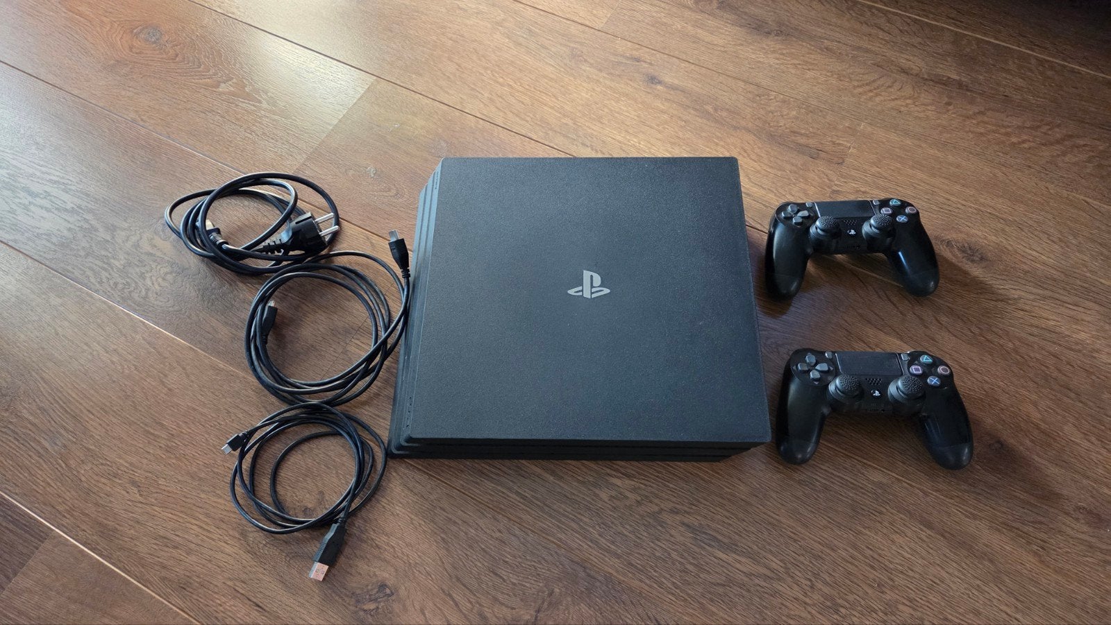 PlayStation 4 Pro met 1TB opslag en 2 controllers, Ophalen, Gebruikt, Met 2 controllers, 1 TB