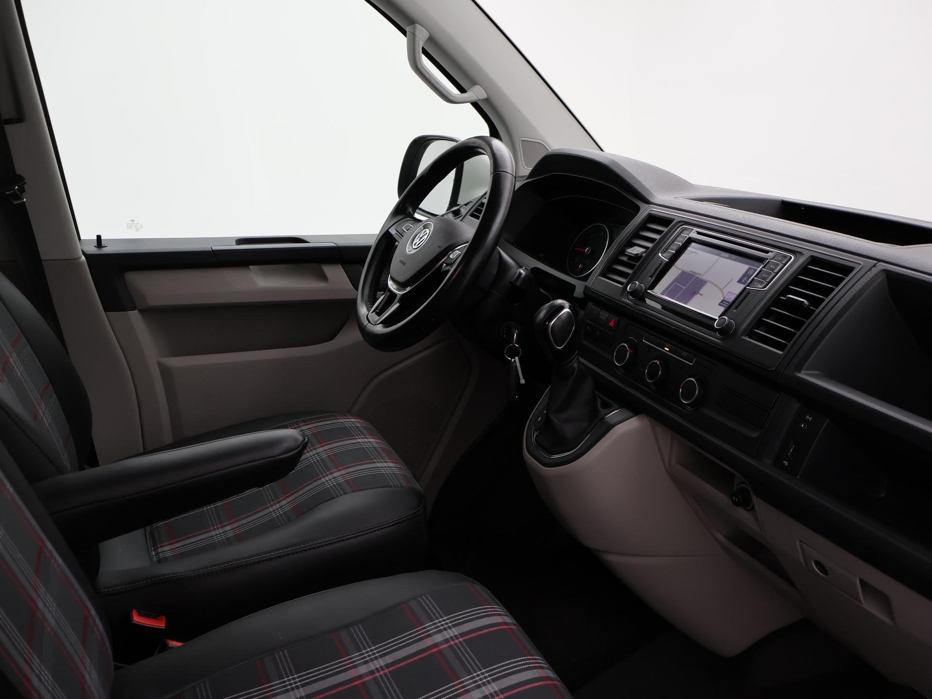 Volkswagen Transporter 2.0 TDI 150 PK DSG AUT. L1H1 HIGHLINE, Auto's, Stof, Gebruikt, 4 cilinders, 150 pk