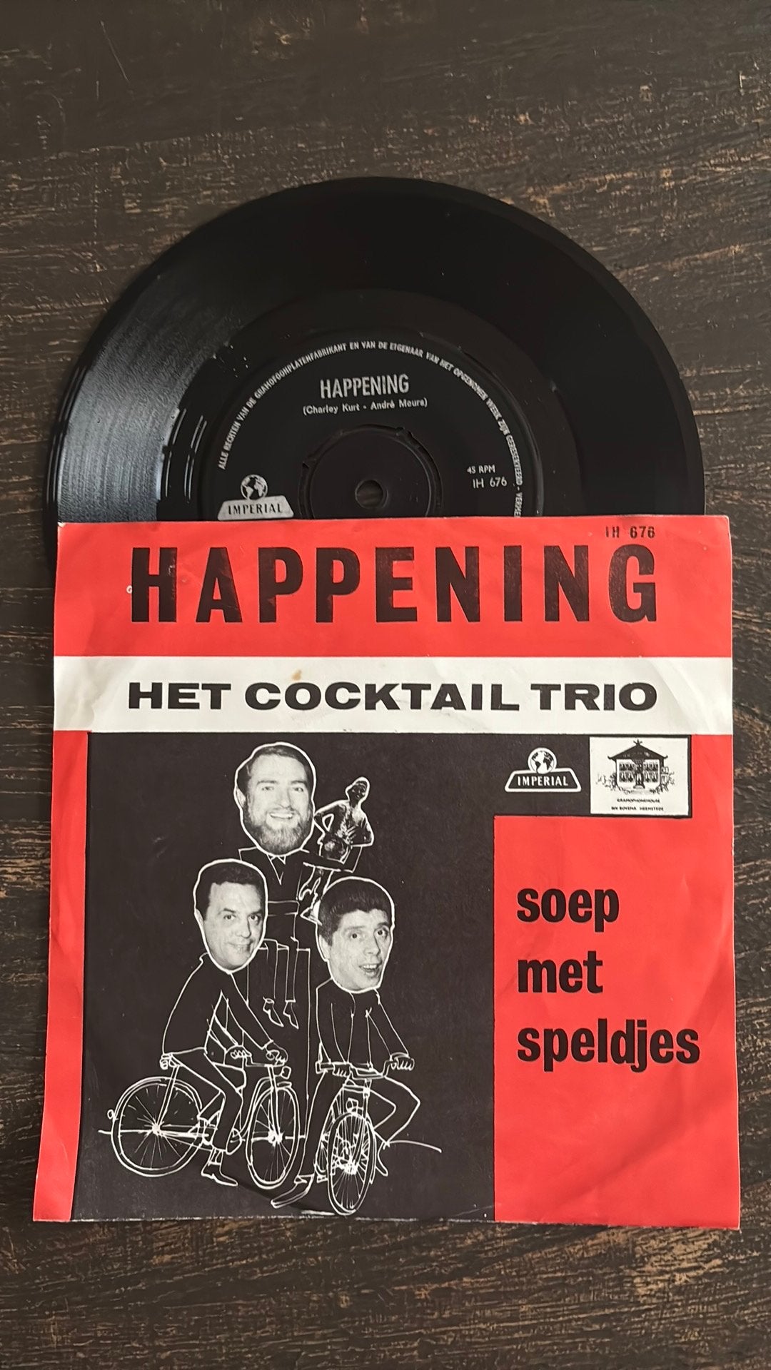 Het Cocktail Trio - Happening, Ophalen of Verzenden, Zo goed als nieuw, Nederlandstalig