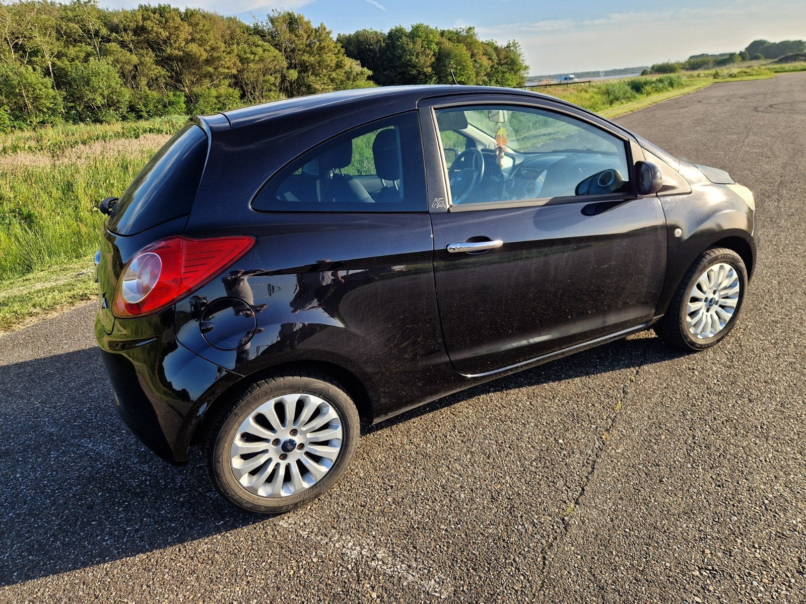 Ford Ka 1.2 69pk 2011 Zwart, Auto's, Ford, Voorwielaandrijving, 1242 cc, 4 cilinders, 4 stoelen
