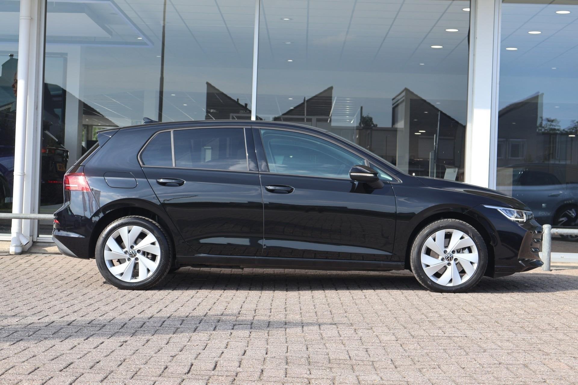 Volkswagen Golf 1.5 eHybrid 204pk Life Edition | SoH 100% |, Auto's, 12 maanden, 4 cilinders, 150 min, Bedrijf
