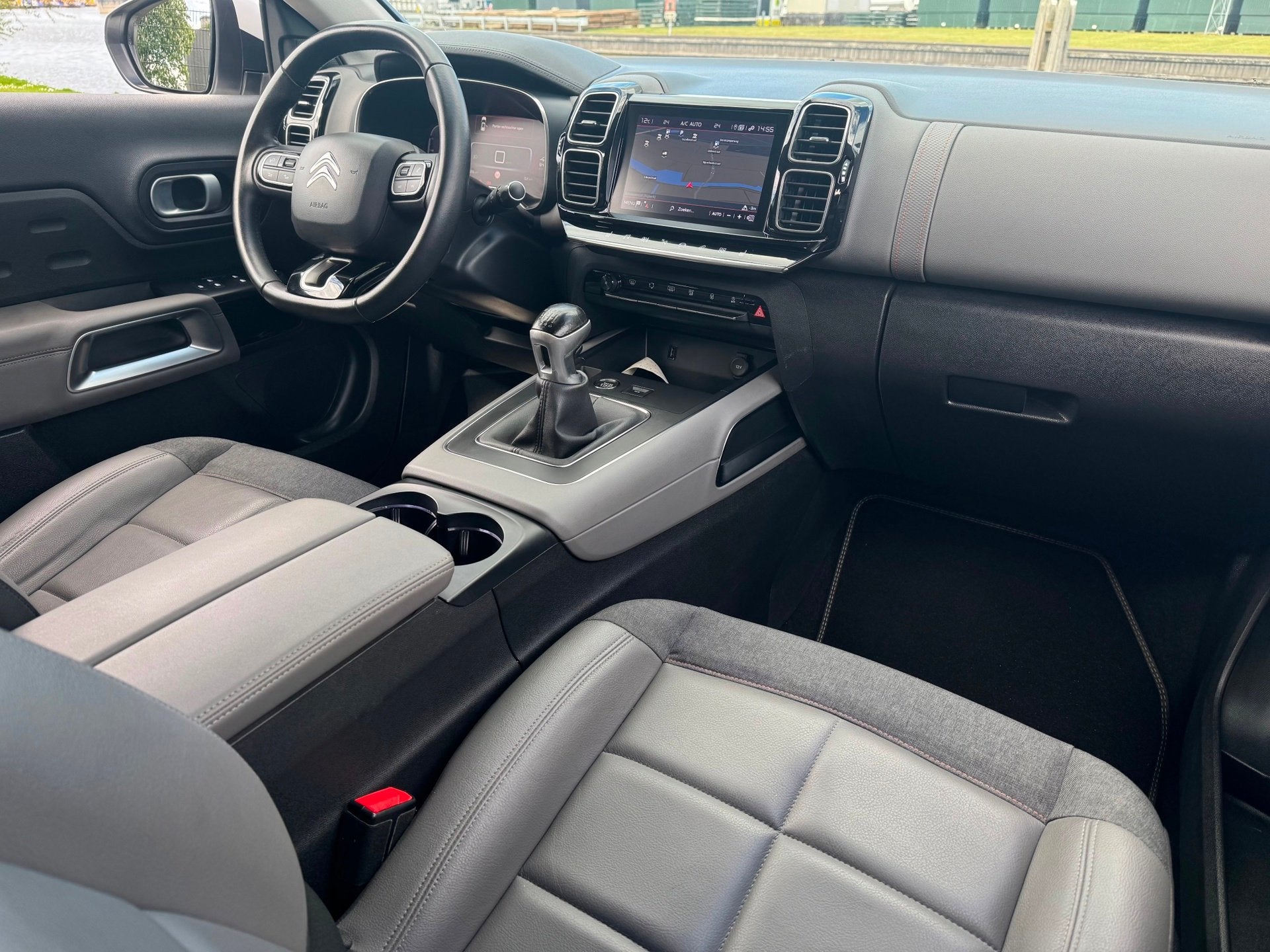 Citroen C5 Aircross 1.2 PureTech Shine Leder LED 360Camera, Auto's, Citroën, Voorwielaandrijving, Gebruikt, Euro 6, Automatische klimaatregeling