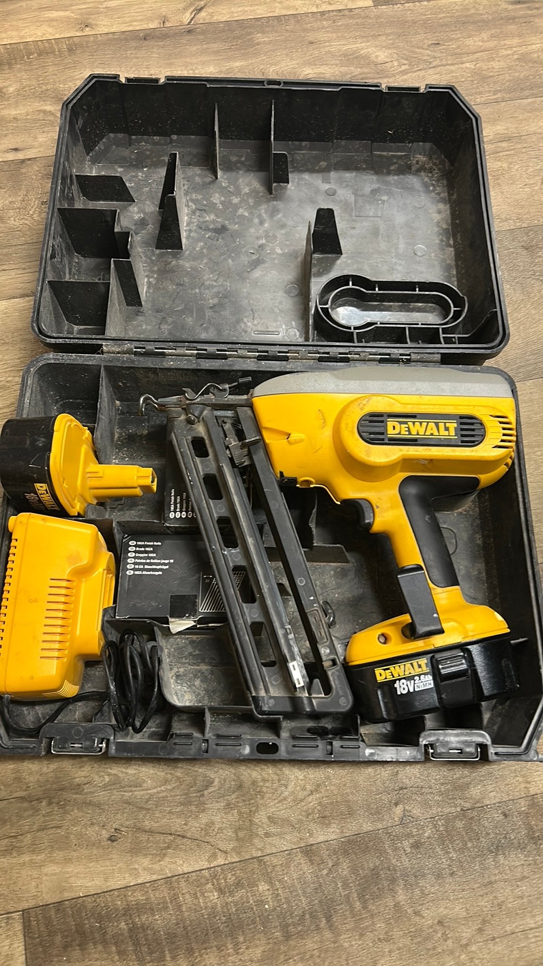 De Walt tacker 18 V DC618, Ophalen, Minder dan 30 mm, Gebruikt, Overige typen