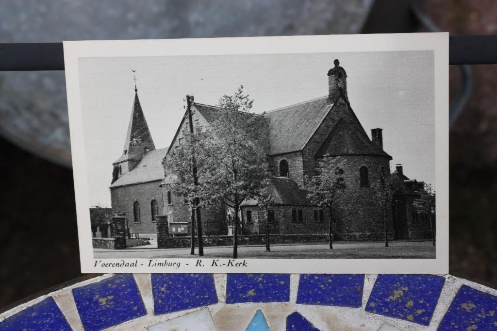 Oude ansichtkaart Voerendaal R.K.-kerk onbeschreven, Ophalen of Verzenden, 1960 tot 1980, Ongelopen, Limburg