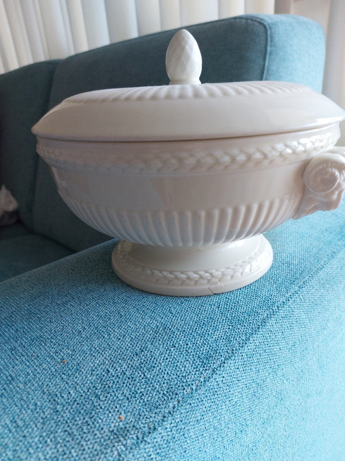 Wedgwood Edme dekschaal met lichte beschadiging, Ophalen, Gebruikt, Klassiek, Schaal of Schalen