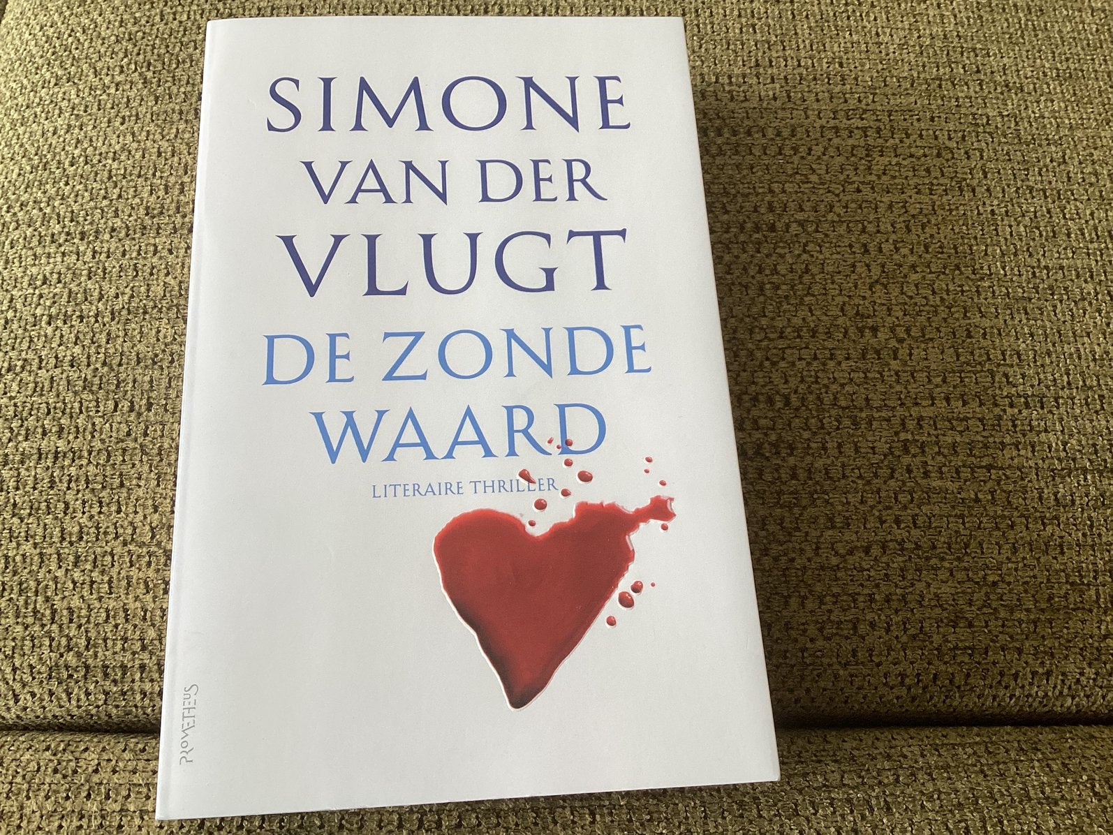 Simone van der Vlugt. De Zonde Waard.  Een keer gelezen, Ophalen, Zo goed als nieuw