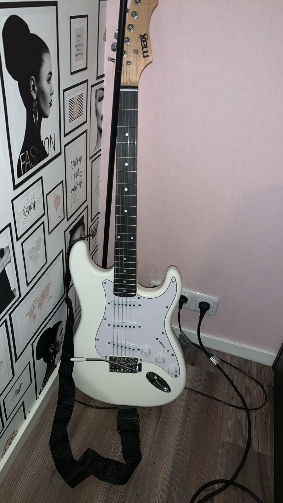 Witte gitaar (alles er bij), Overige merken, Met versterker, Ophalen of Verzenden, Zo goed als nieuw
