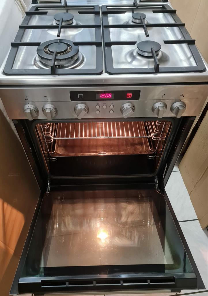 Siemens gasfornuis grijs heel weinig gebruikt zo goed als ni, Zo goed als nieuw, Gas, Vrijstaand, 85 tot 90 cm