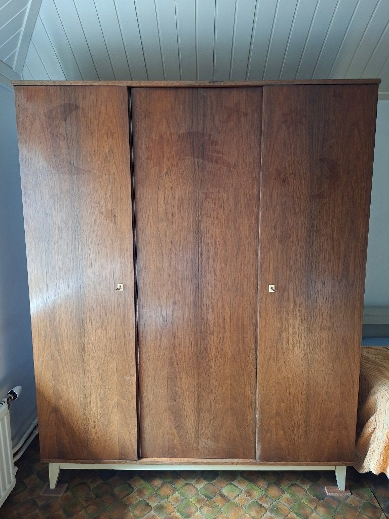 Kast afsluitbaar b 141 h 177 d 54 gratis, Ophalen, Met deur(en), Gebruikt, 100 tot 150 cm