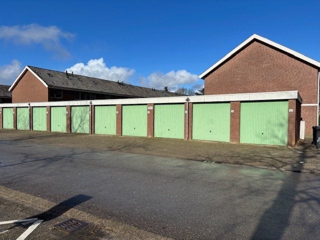TE HUUR Grote Garagebox met ELECTRA in Zoetermeer, Facet Vastgoed, Info@facetvastgoed.nl, Stephensonstraat 45