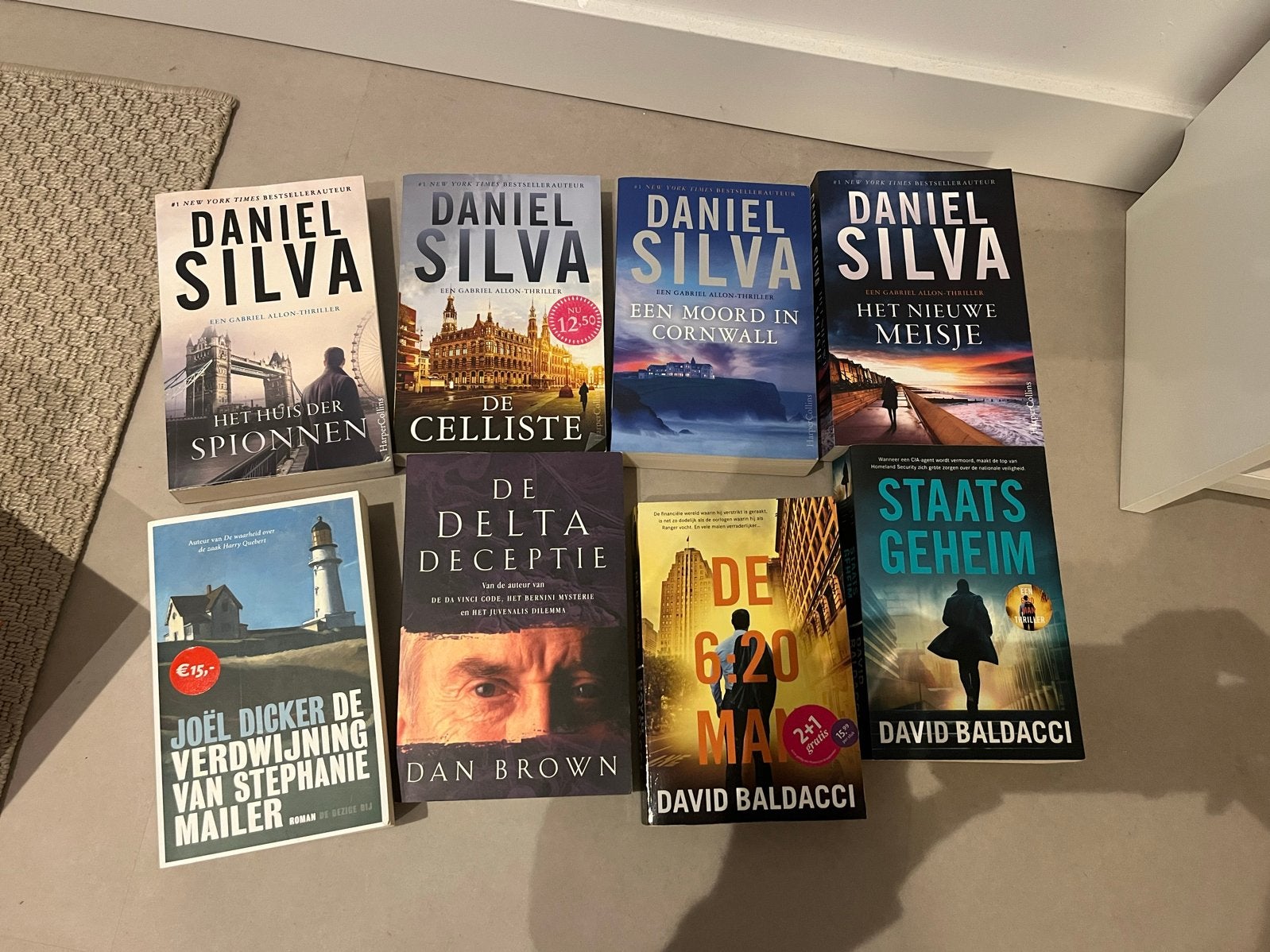 Spannende thriller boeken set - Daniel Silva, Dan Brown, Bal, Boeken, Ophalen of Verzenden, Gelezen, Nederland