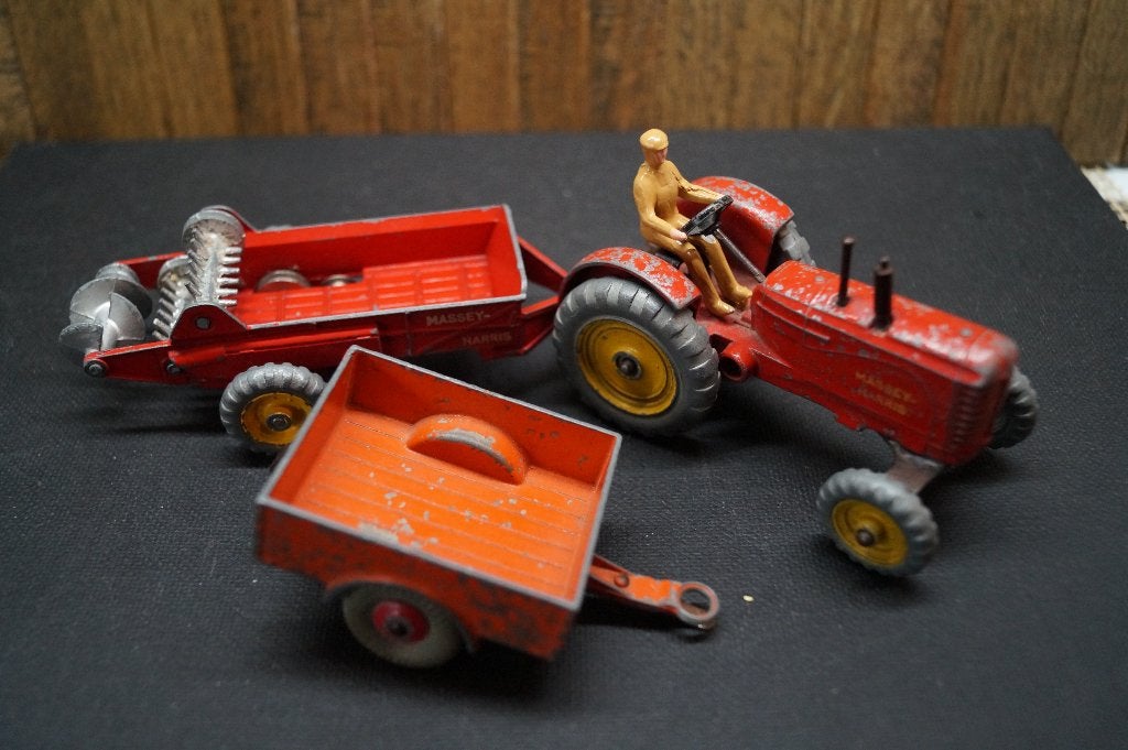 Dinky toy origineel 27a, 27c Massey Harris, 341 aanhangwagen, Verzenden
